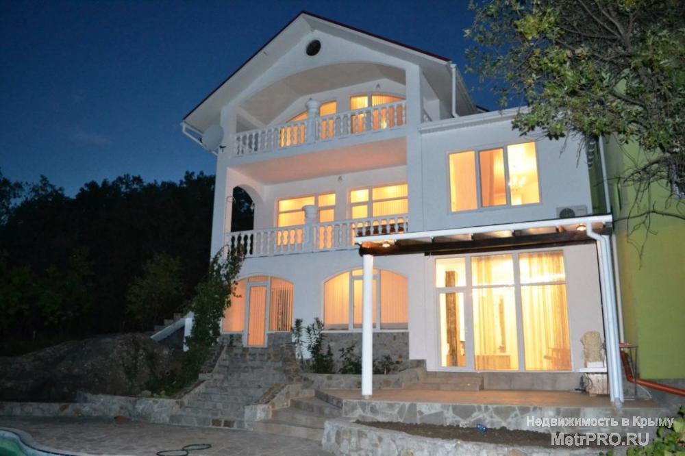 Продам трехэтажный дом 2002 года постройки в Алуште, пгт. Малый Маяк на ул.Морской общей площадью 167 м2. В доме... - 18