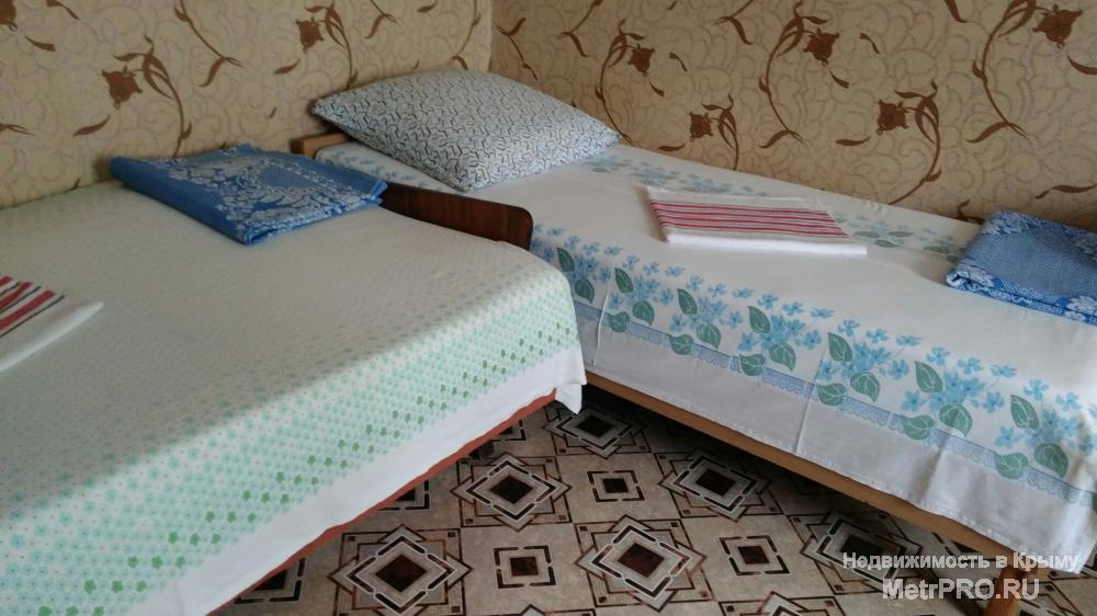 Сдаются номера в уютном частном секторе,  домашняя обстановка, привычные городские условия быта, обустроенный зеленый... - 3