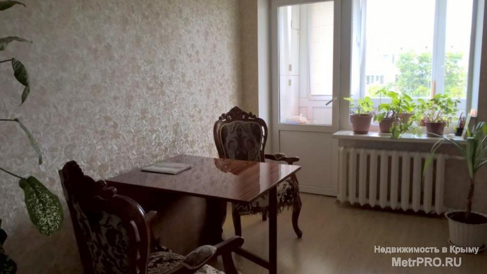 Республика Крым, Симферополь, ул. Троллейбусная. 1/2  блочного дома, 4 комнаты,  65 квадратных метров. Коммуникации... - 3