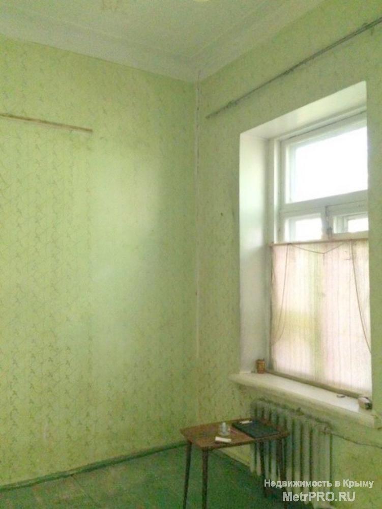 Республика Крым, Симферополь, пр. Вернадского, 2-комнатную квартиру,  1/1 кирпичного дома, 40 квадратных метров,...