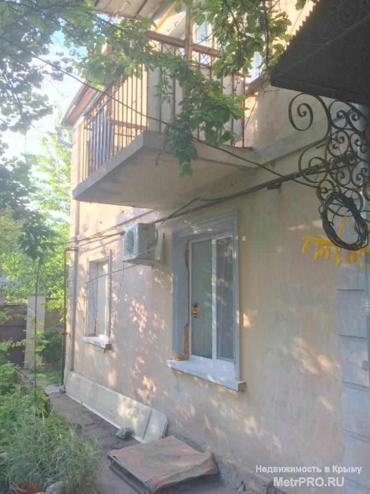 Республика Крым, Симферополь, ул. Репина, 3-комнатную квартиру,  2/2 блочного дома( по факту – половина дома в...
