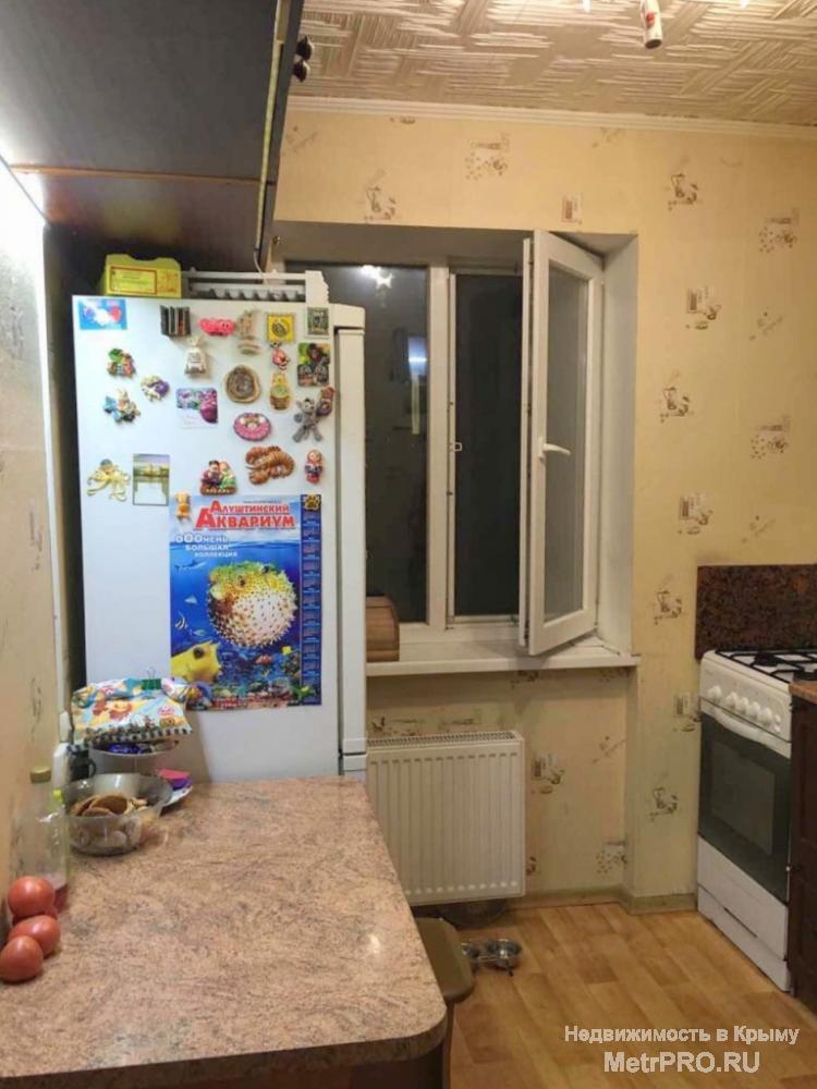 Республика Крым, Симферополь, ул. Севастопольская, 1-комнатную квартиру,  3/5 панельного дома, 30/17/7 квадратных... - 3