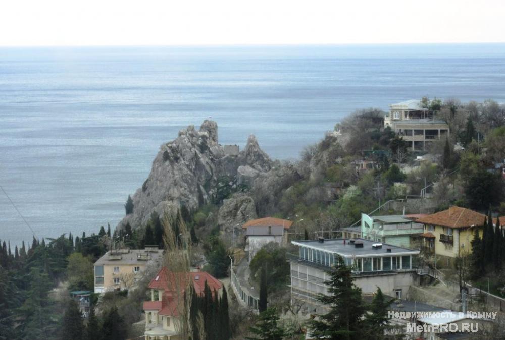 Продам или обменяю 3-комн. квартиру в Крыму,Ялта,пгт . Гурзуф,рядом с детским лагерем ' Артек '. Лучшее место на... - 1