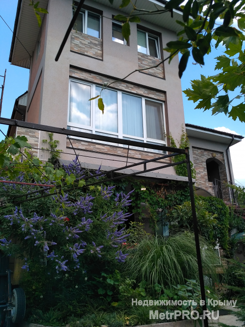 Продается новый, трехэтажный дом в Ялте, 230 кв.м на 3,2х сотках земли, район Кривошты! Госакт. Вся инфраструктура... - 3