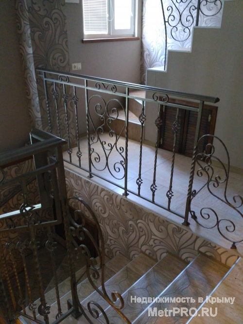Продается новый, трехэтажный дом в Ялте, 230 кв.м на 3,2х сотках земли, район Кривошты! Госакт. Вся инфраструктура... - 7