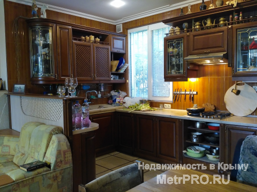 Продается новый, трехэтажный дом в Ялте, 230 кв.м на 3,2х сотках земли, район Кривошты! Госакт. Вся инфраструктура... - 9