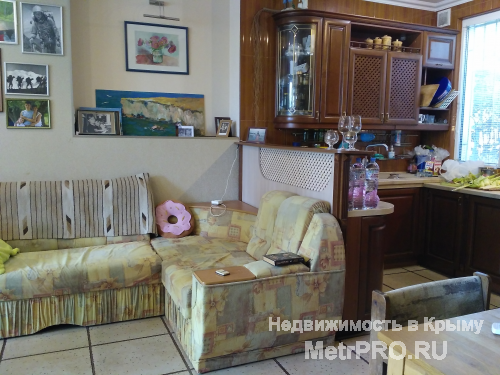 Продается новый, трехэтажный дом в Ялте, 230 кв.м на 3,2х сотках земли, район Кривошты! Госакт. Вся инфраструктура... - 11