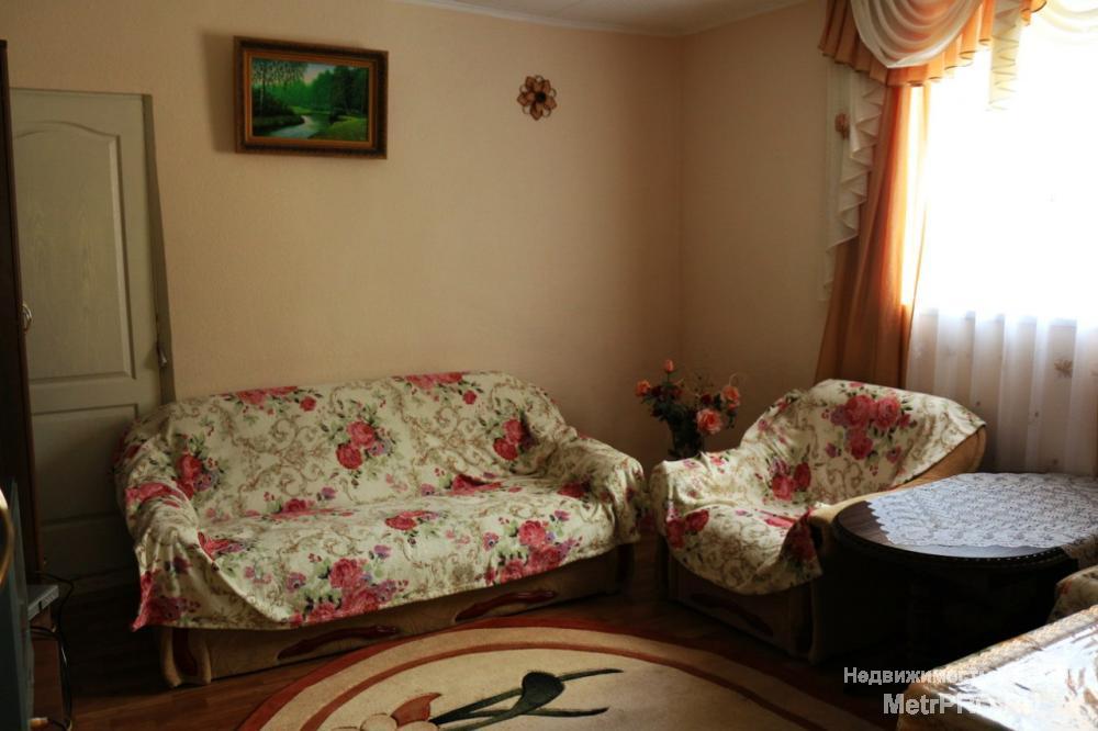 Продается домовладение у моря в Артеке (пгт. Гурзуф), состоящее из  двухкомнатного дома (50 кв.м), трехэтажного дома... - 1
