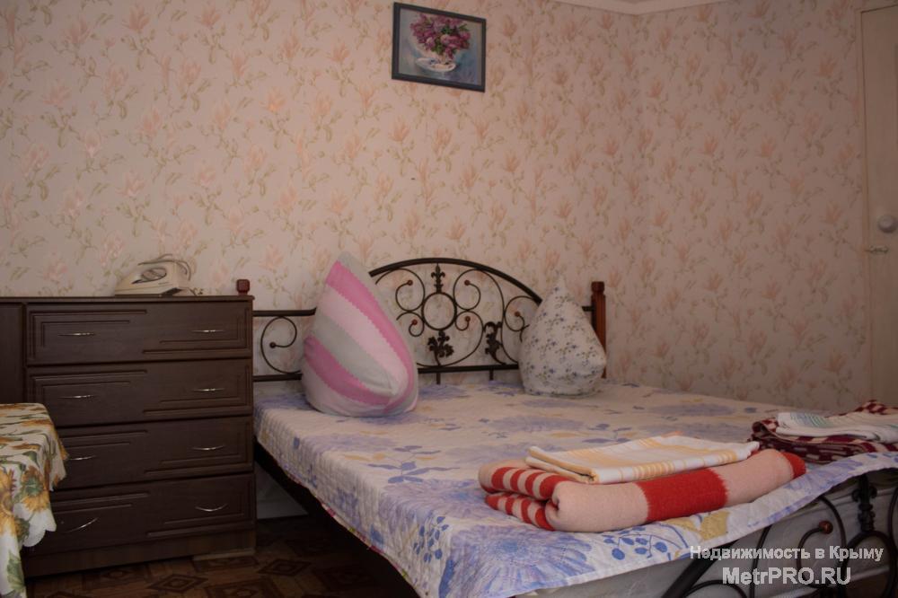 Продается домовладение у моря в Артеке (пгт. Гурзуф), состоящее из  двухкомнатного дома (50 кв.м), трехэтажного дома... - 6