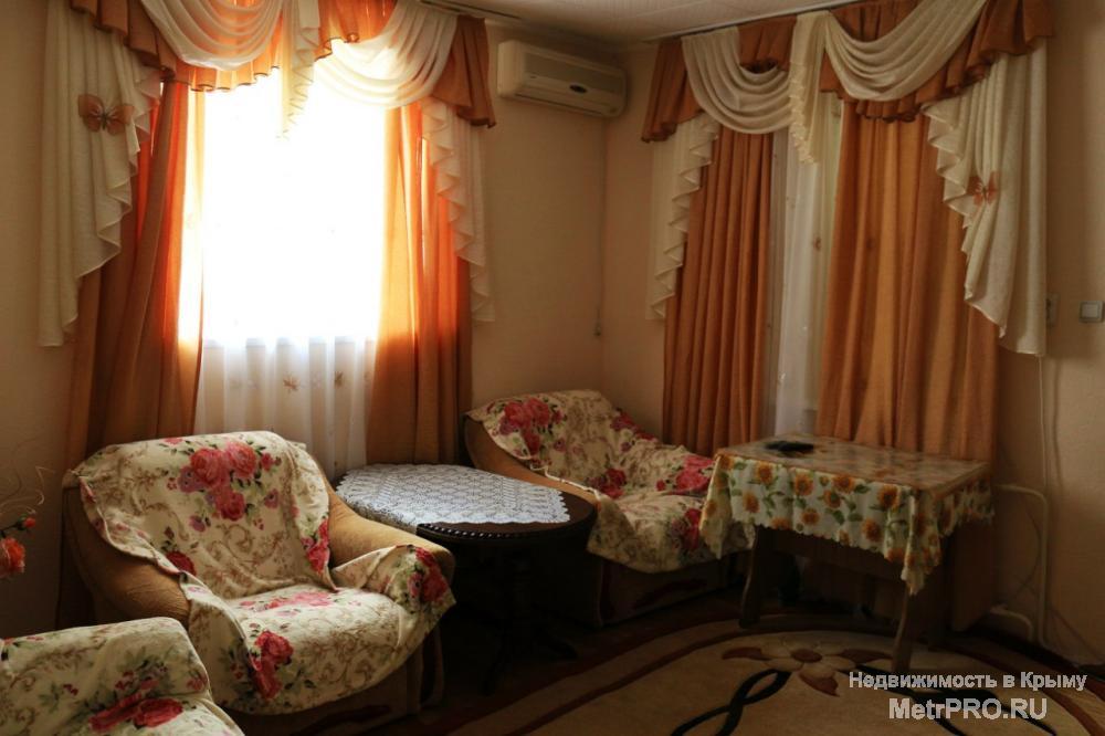 Продается домовладение у моря в Артеке (пгт. Гурзуф), состоящее из  двухкомнатного дома (50 кв.м), трехэтажного дома... - 12