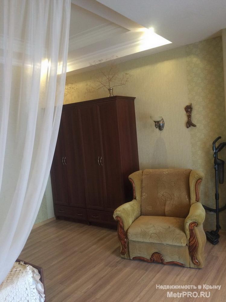 Двухкомнатная квартира общей площадью 73,1 кв.м. расположена на 2 этаже 6-этажного дома. Жилая площадь 30,3 кв.м.,... - 2