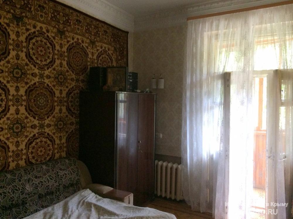 Республика Крым, Симферополь, ул. Фрунзе, 3-комнатную квартиру,  2/3 кирпичного дома 1954 года постройки, 81/58/7... - 4