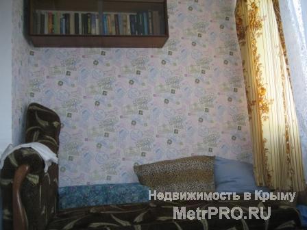 Сдам в долгосрочную аренду семье до 3-х чел) 2-х комн. квартиру в центре Ялты. Солнечная сторона, зеленый двор с... - 2