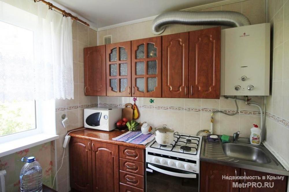 Продам  2-х комнатная квартира в центре города Алушты по ул. Ленина.  Общая площадь 44,7 м.кв., жилая 27,7 м.кв (2...