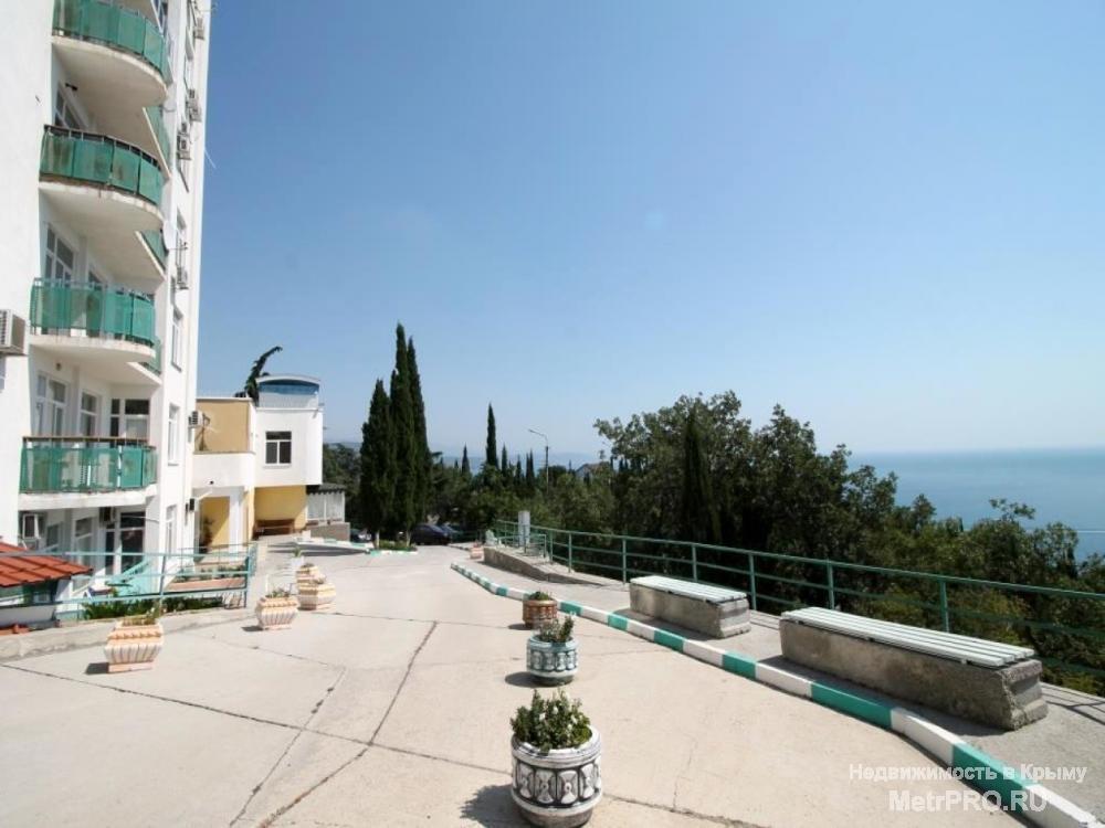 Продам 2-х комнатные апартаменты в г.Алушта по ул. Чатырдагская, 1А.  Апартаменты расположены на 2 этаже/10-ти... - 1