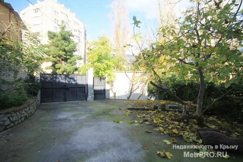 Добротный новый дом 250 кв. м. в идеальном состоянии с евроремонтом, полностью укомплектованный мебелью и техникой,... - 1