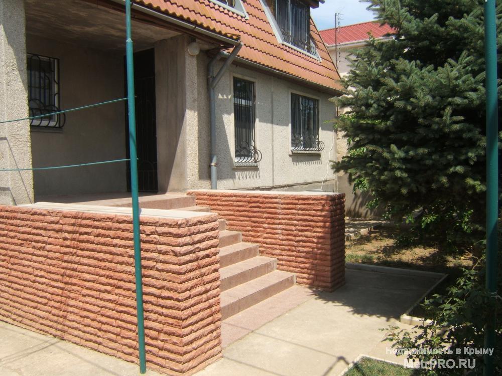 Дом с курортным бизнесом. г. Евпатории в ПГТ. Заозерном,  расположенном в 10 километрах от ЖД вокзала Евпатории. Дом...