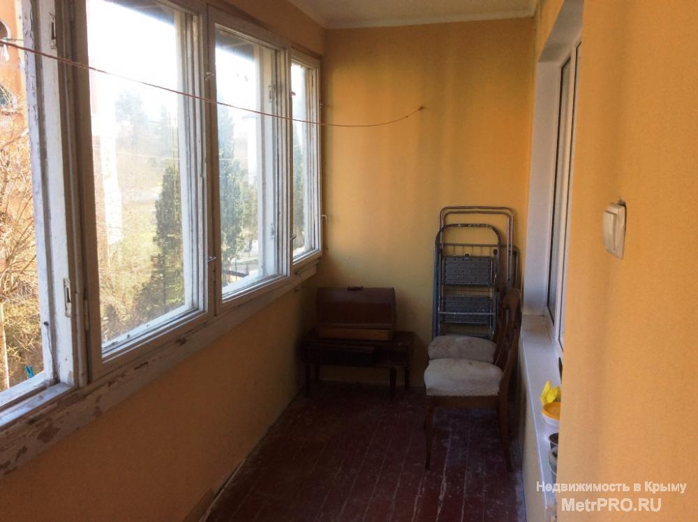 Продам 2 ккв в Ялте, пгт.Гаспра на ул. Мира. 2 этаж. Общая площадь 52 м2. Косметический ремонт. Центральное... - 1