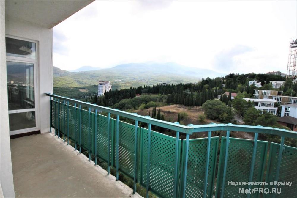 Продам 1 ком. квартиру в Алуште, ул. Чатырдагского.  Общая площадь 60 кв.м., этаж 9 всего в доме 10 этажей.  Квартира... - 2