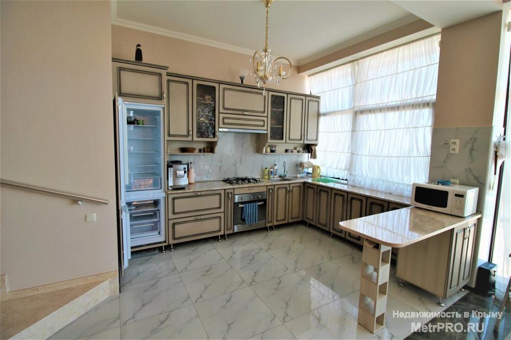 Продается жилой дом в живописном горном селе Лучистое, г.Алушта.  Дом в два этажа, общая площадь 197,4 м.кв. В... - 11