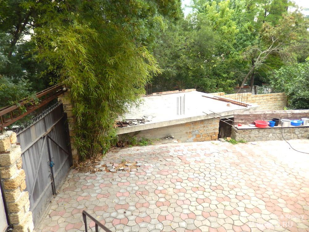 Дом в Ялте, ул Горького, свой закрытый двор 3 сотки (госакт), капитальный гараж, заезд на участок. Дом в хорошем... - 22