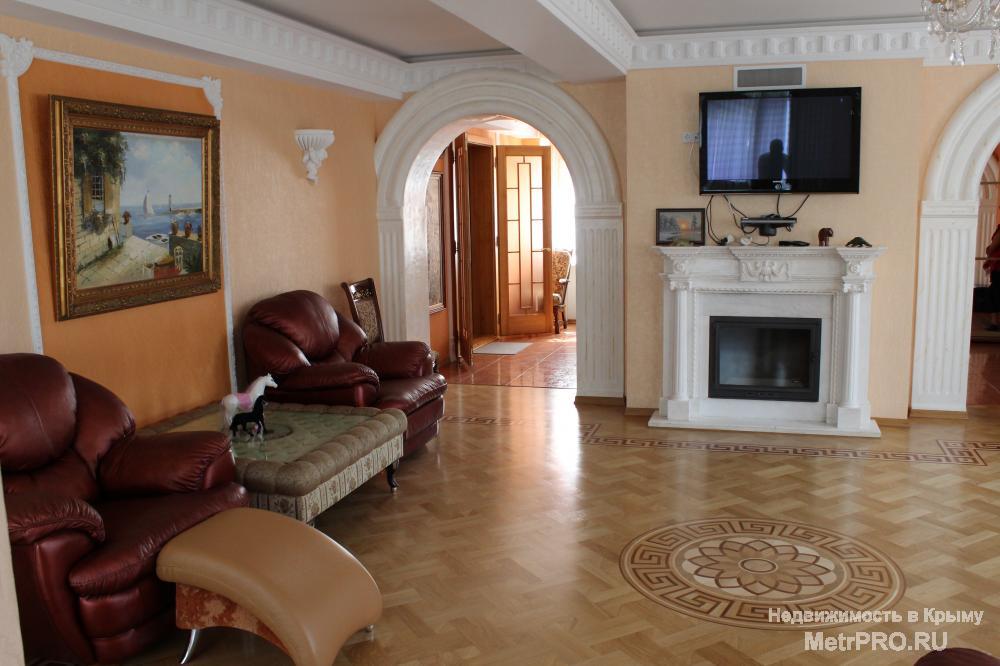 Продам 3х этажный дом, построенный в 2010 году, общей площадью 520 кв. м.  В доме 4 спальни и 4 санузла, холл,... - 4