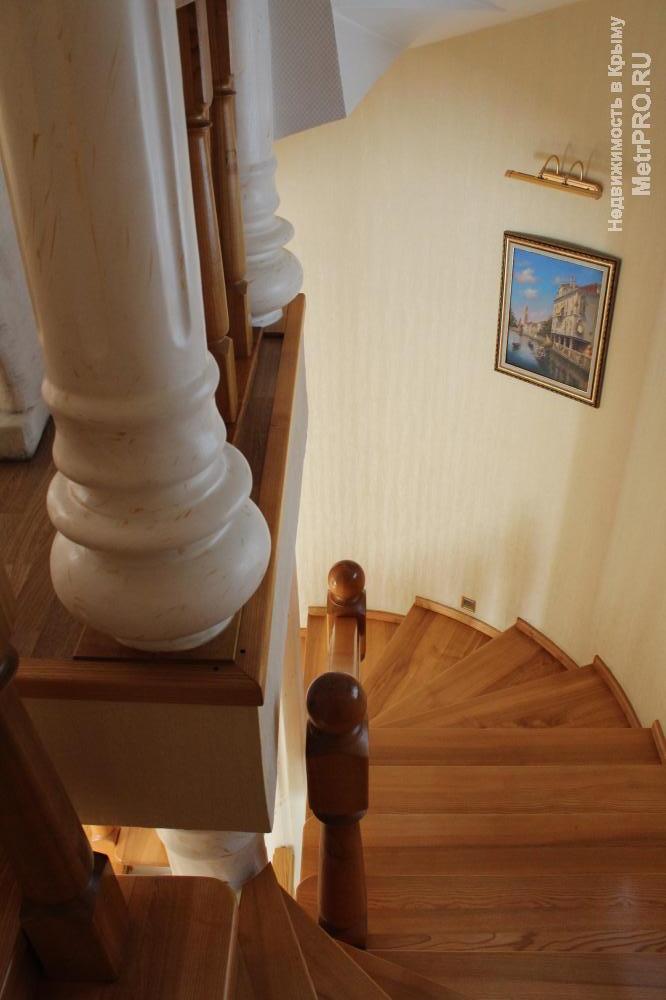 Продам 3х этажный дом, построенный в 2010 году, общей площадью 520 кв. м.  В доме 4 спальни и 4 санузла, холл,... - 8