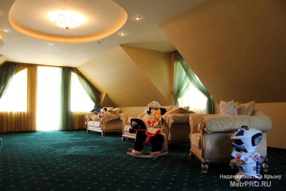 Продам 3х этажный дом, построенный в 2010 году, общей площадью 520 кв. м.  В доме 4 спальни и 4 санузла, холл,... - 14