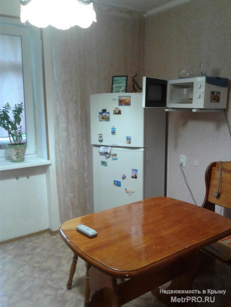 Продается трехкомнатная квартира в центре поселка, Шаляпина 7,рядом парк , детские площадки, магазины и рынок.... - 9