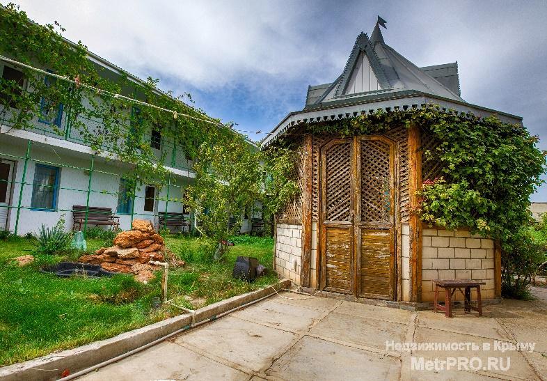 Частный пансионат «Меркурий-2» расположен в п. Заозерный – 7,5 км от г. Евпатория.Общая площадь 25 соток. Фруктовый...
