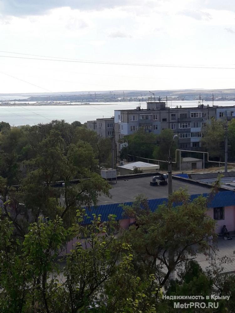 Продается 1-ая квартира на 4 этаже пяти этажного дома. Расположение квартиры в самом центре дома. Из окна открывается... - 11