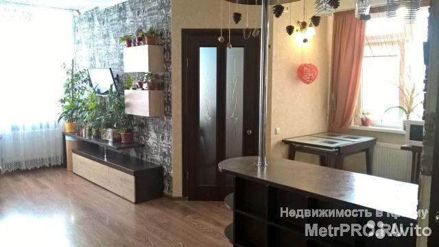 Продам 1-к квартиру(студия) в новом доме. В квартире сделан качественный(дизайнерский)  ремонт в 2014г. В квартире... - 4