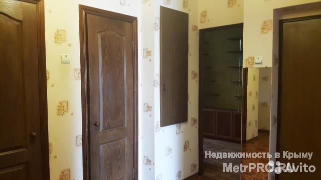 Продам 2-к квартиру. В квартире сделан обычный ремонт (заезжай и живи), но в этой квартире есть особенность -... - 1