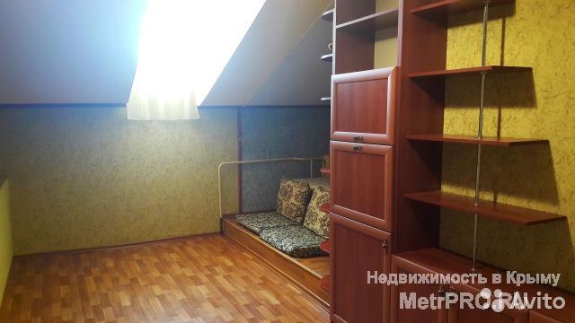 Продам 2-к квартиру. В квартире сделан обычный ремонт (заезжай и живи), но в этой квартире есть особенность -... - 2