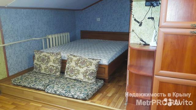 Продам 2-к квартиру. В квартире сделан обычный ремонт (заезжай и живи), но в этой квартире есть особенность -... - 8