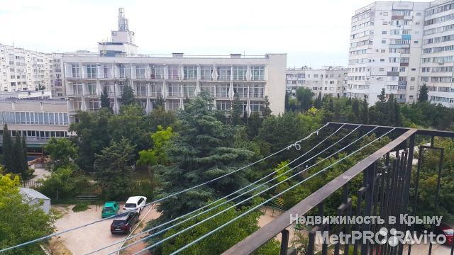 Продам 2-к квартиру. В квартире сделан обычный ремонт (заезжай и живи), но в этой квартире есть особенность -... - 9