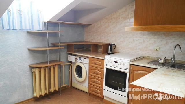 Продам 2-к квартиру. В квартире сделан обычный ремонт (заезжай и живи), но в этой квартире есть особенность -... - 11