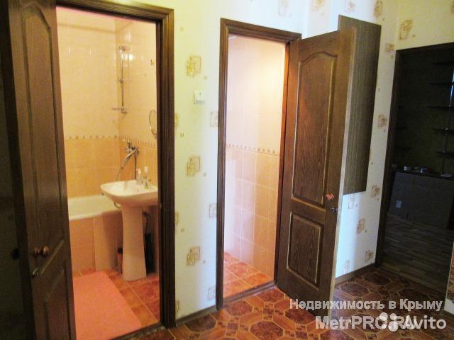 Продам 2-к квартиру. В квартире сделан обычный ремонт (заезжай и живи), но в этой квартире есть особенность -... - 16
