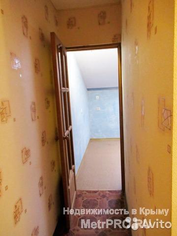 Продам 2-к квартиру. В квартире сделан обычный ремонт (заезжай и живи), но в этой квартире есть особенность -... - 17