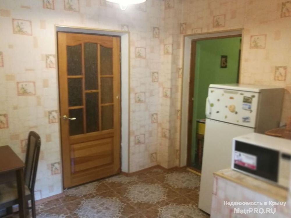 Республика Крым, Симферополь, пл. Советская, 2-комнатную квартиру,  1/1 блочного дома, 66/40/10 квадратных метров,... - 2