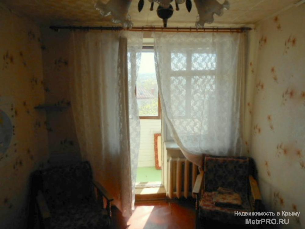 Крым, Симферополь, ул. Ларионова, 2-комнатную квартиру,  5/9 панельного дома, 50/30/7.5 квадратных метров, хорошее... - 2