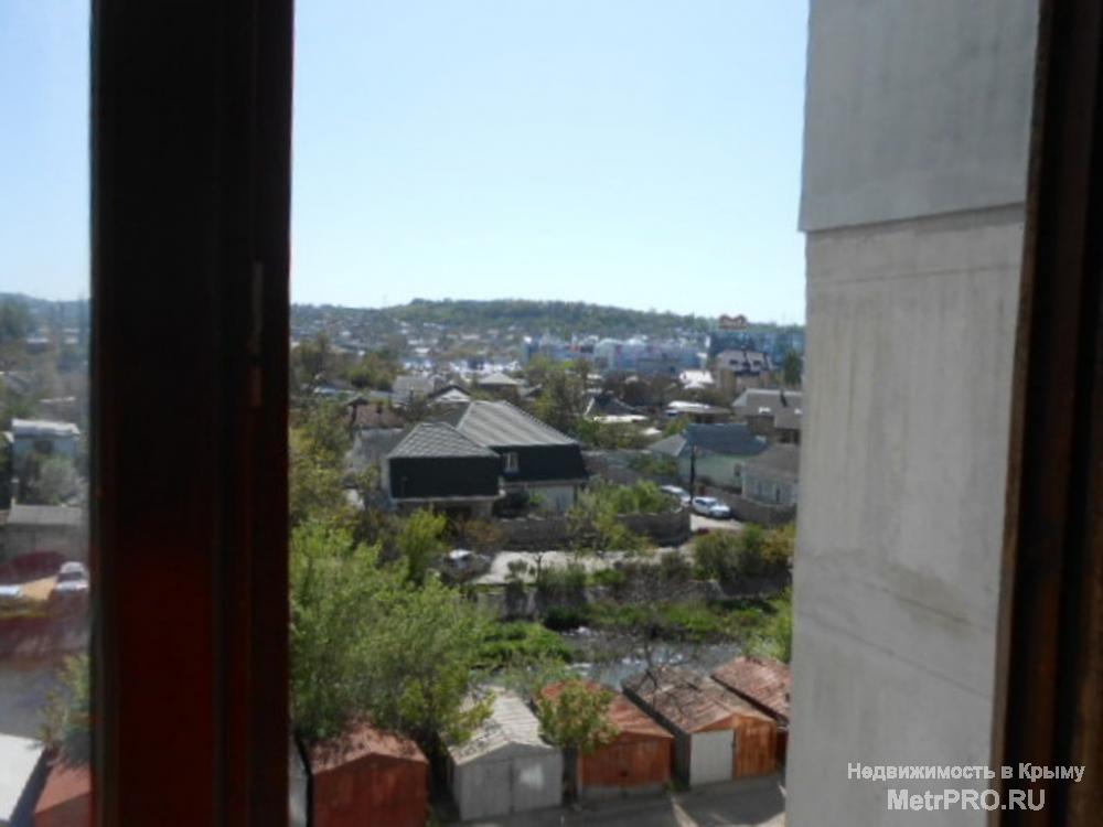 Крым, Симферополь, ул. Ларионова, 2-комнатную квартиру,  5/9 панельного дома, 50/30/7.5 квадратных метров, хорошее... - 4