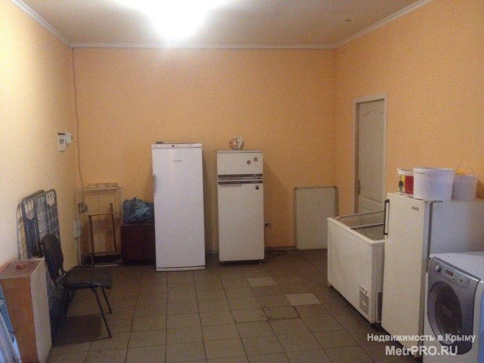 Сдам помещение 1 этаж, отдельный вход, 1 линия, нежилой фонд, рядом продуктовый магазин, с/у, состояние обычное,... - 1