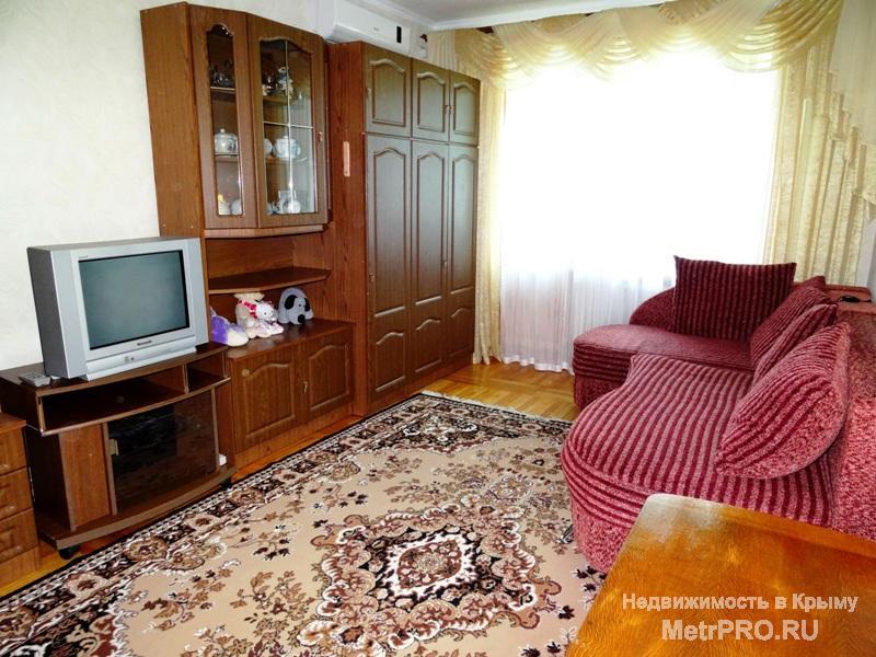 Просторная однокомнатная квартира по улице Ялтинская, 1 подарит Вам приятные впечатления и отличный, незабываемый...