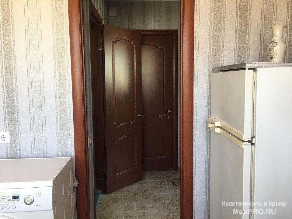Сдаётся длительно 1к квартира 27м2 со свежим косметическим ремонтом в Стрелецкой бухте, улица Меньшикова. 3 минуты... - 1