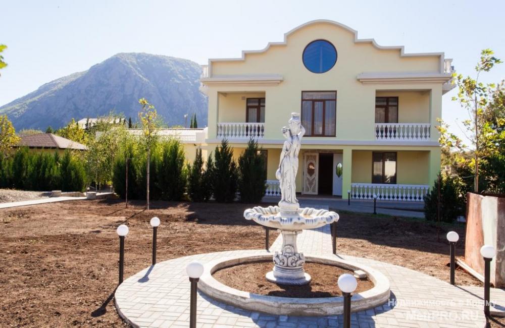 Продам виллу в Алуште, в район 'Медведь Горы'.  Продается великолепная Вилла, которая расположилась у подножья горы...