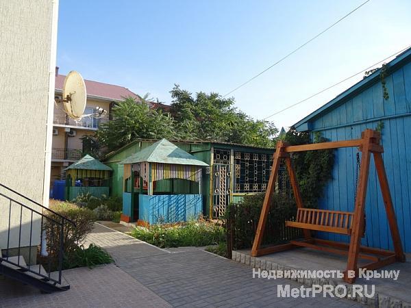 Всего 30 метров по пологому берегу и Вы на изумительно красивом просторном пляже. Кристально чистый воздух,... - 3