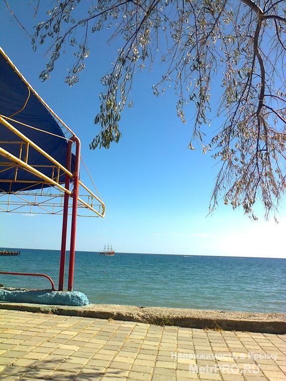 Продам в Коктебеле (от Феодосии 15 км, ходит городская маршрутка) отличную 1 комнатную квартиру с мебелью в отличном... - 13