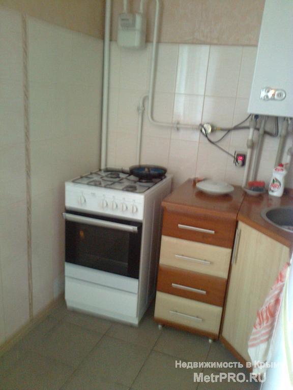 Продам в Коктебеле (от Феодосии 15 км, ходит городская маршрутка) отличную 1 комнатную квартиру с мебелью в отличном... - 14