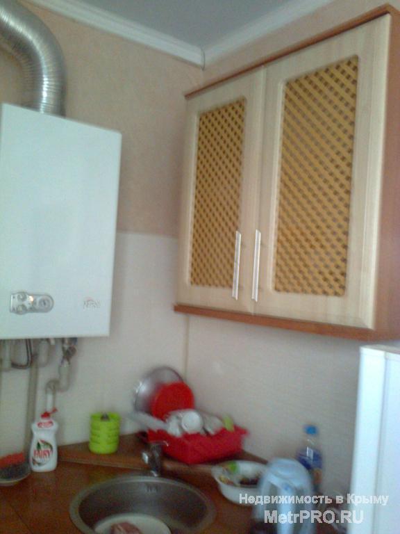 Продам в Коктебеле (от Феодосии 15 км, ходит городская маршрутка) отличную 1 комнатную квартиру с мебелью в отличном... - 15